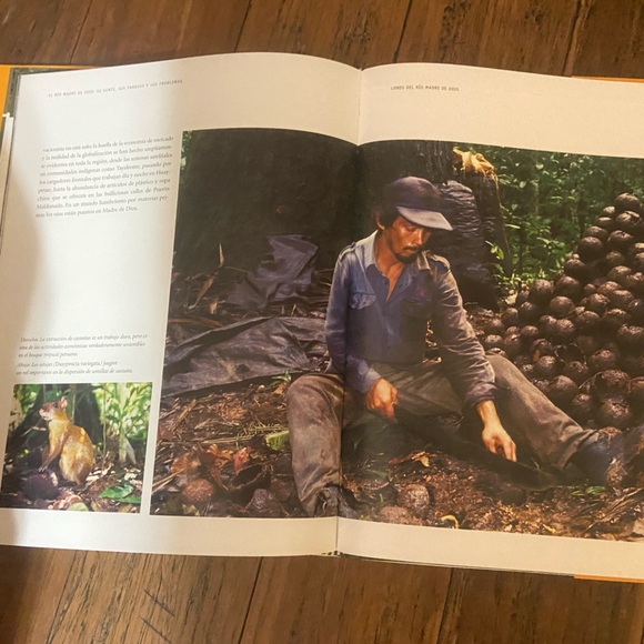 Lobos del rio Maydee de Dios Otter Book - Frank Hajek & Jessica Groenendijk - Picture 3 of 4